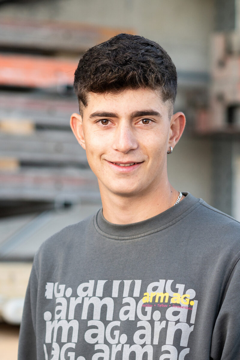 Milan schwab arm ag 08 256343 small